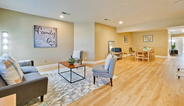 Two Suites! 4B3B business/family ready home in best area of SJ