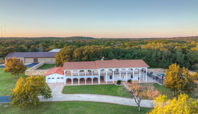 Ultimate New Braunfels Summer Getaway Sleeps Big Groups + Pool