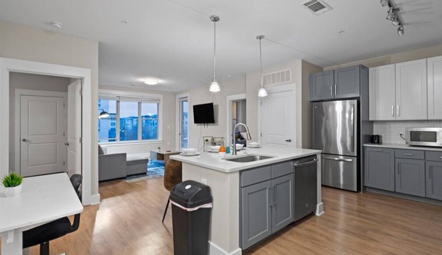Upscale 3BR Suite Mins Uptown Charlotte