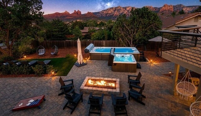 Uptown Splash - Wow Views! 5BR 4BA Pool, Spa, Firepit, GamesRm, Walk into Uptown
