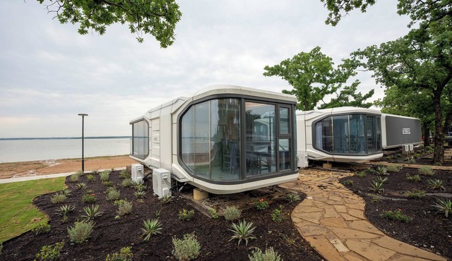 Vessel 1 - Modern Lakefront Vessel | Fire Pit Grill High-Speed Wi-Fi