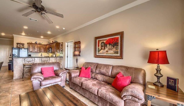 VG 206 Waterfront Oasis