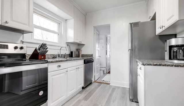 Vibrant Haven: Minutes from Libbie Mill & RVA Buzz