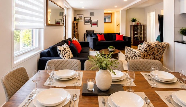 VIP DC Retreat 5BR Sleeps 16 Free Parking For 6 Cars