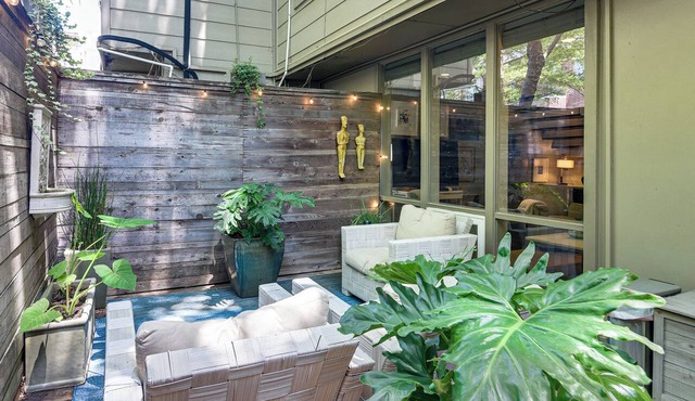 Walkable Houston Home Base w/Pool Access