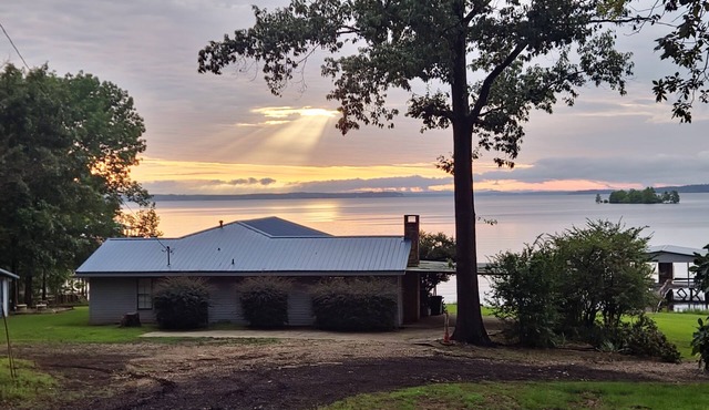 Welcome to Lochness Lakehouse at Toledo Bend