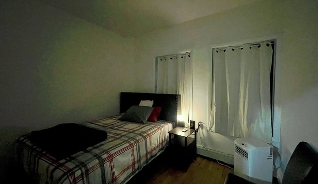 Your new NYC home: Peaceful room for rent in the heart of Astoria.