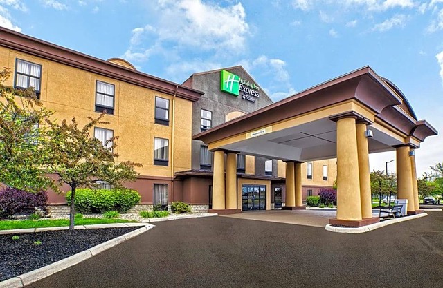 2-Star Hotel ∙ Holiday Inn Express Hotel and Suites Marysville, an IHG Hotel
