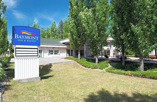 2-Star Hotel ∙ Baymont by Wyndham Coeur D Alene