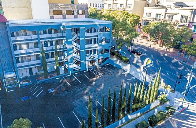 2-Star Hotel ∙ Days Inn by Wyndham San Diego/Downtown/Convention Center