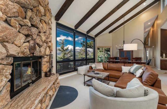 237 m² House ∙ 3 bedrooms ∙ 8 guests