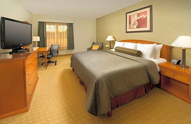 3-Star Hotel ∙ Redmond Inn