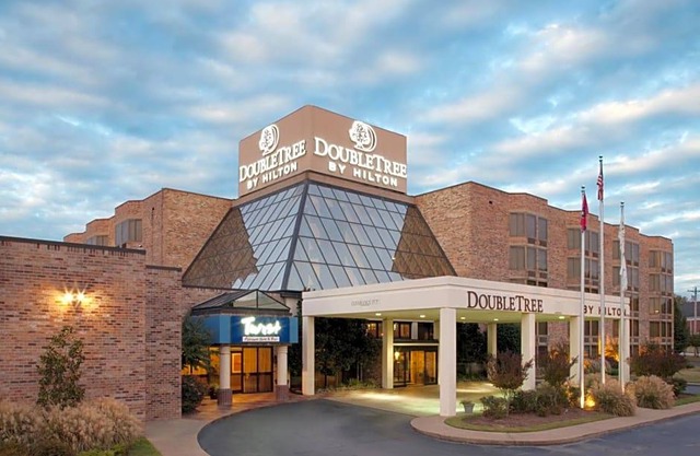 3-Star Hotel ∙ DoubleTree by Hilton Jackson