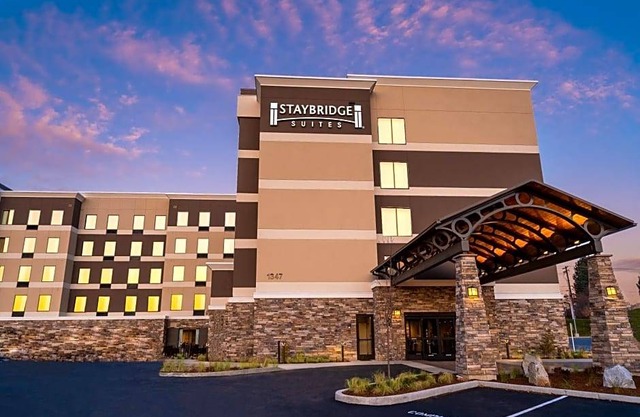 3-Star Hotel ∙ Staybridge Suites Coeur d'Alene, an IHG Hotel