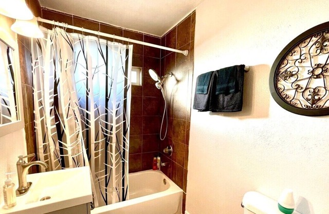 #4, Spacious Freshly Remodeled - 2BR - 5mins to DT