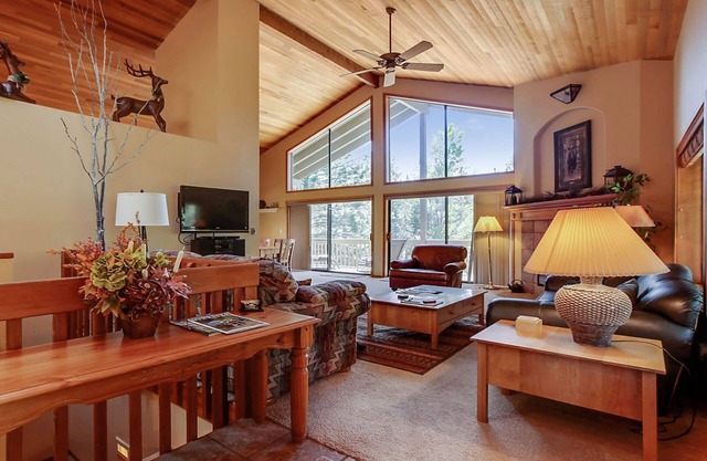7 Hoodoo-Sunriver, Oregon: Hot Tub, BBQ, WiFi, SHARC Aquatics, Tubing Hill, Mt. Bachelor, Golf, Deschutes River, Tennis, Bike Paths