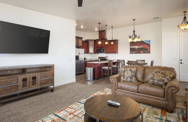 Affordable Monthly Stays! | Downtown Moab | Pet Friendly | Storage - LDV2