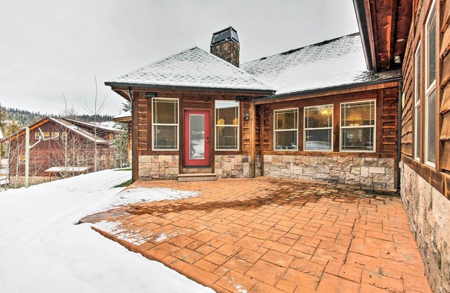 Amazing Priest Lake Home on Golf Course w/ Views!