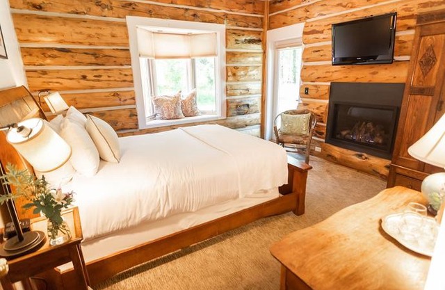 Bentwood Inn