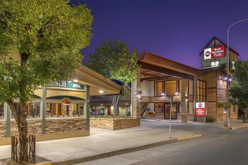 Clocktower Inn 