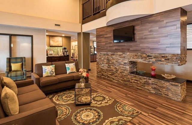 Best Western Plus Harrisburg East Inn & Suites