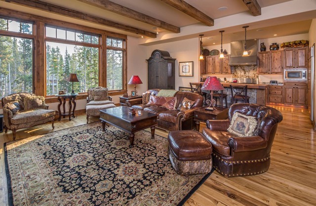 Big Sky Vacation Rentals: Cowboy Suite 3B