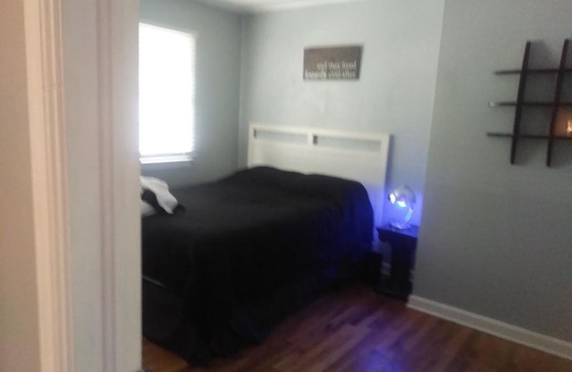 Brick Cottage-Blue Room Suite
