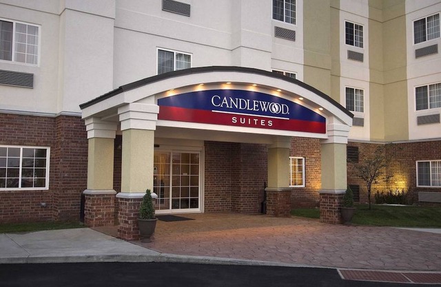 Candlewood Suites Lafayette, an IHG Hotel