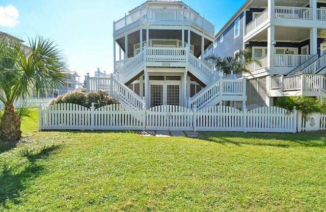 Captain's Retreat by Ryson Vacation Rentals