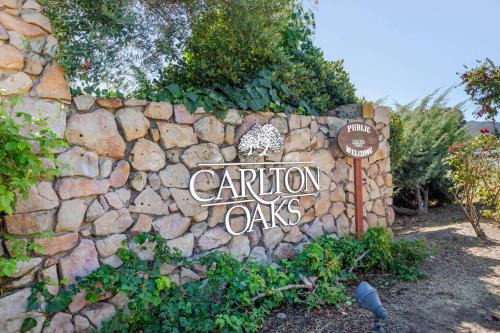 Carlton Oaks Lodge Hotel 
