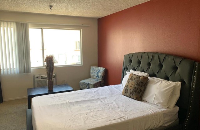 Charming Hotel Style Unit-C13