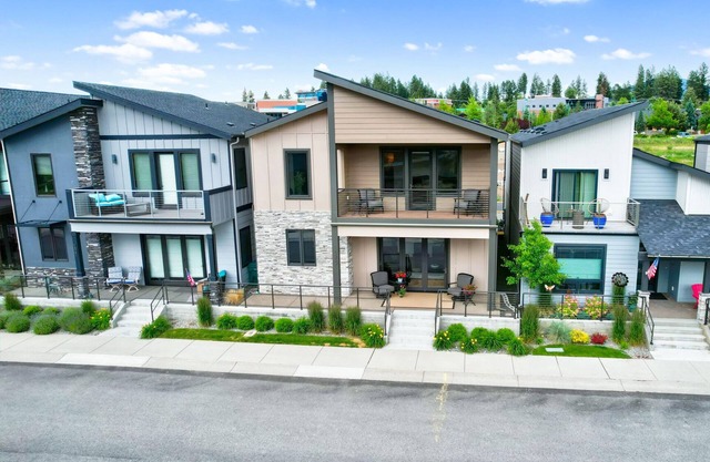 Coeur d' Alene Riverstone Home