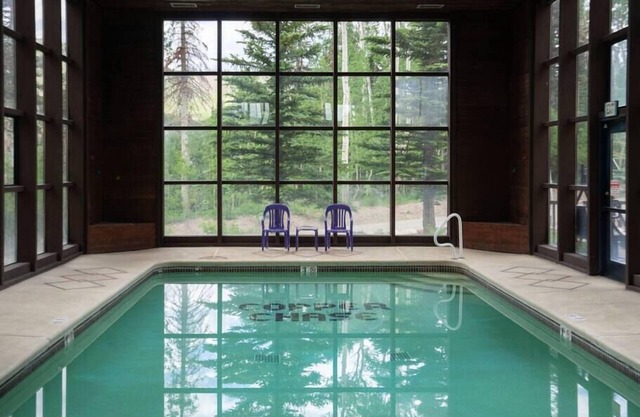 Condo 140, Wifi, Community Pool, Jacuzzi, Lounge,