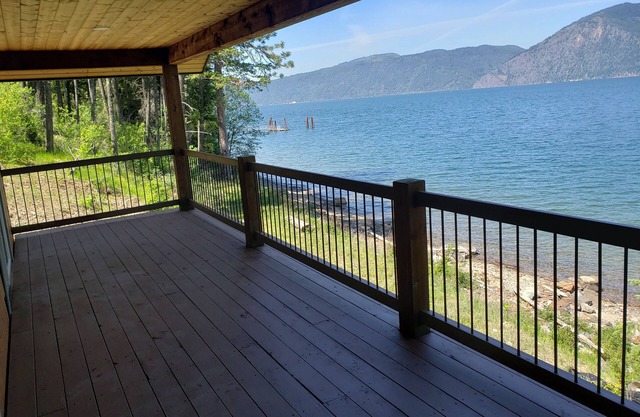 Cozy Lakefront Cabin #2- swimming, fishing, hunting, hiking, dirt biking, etc.