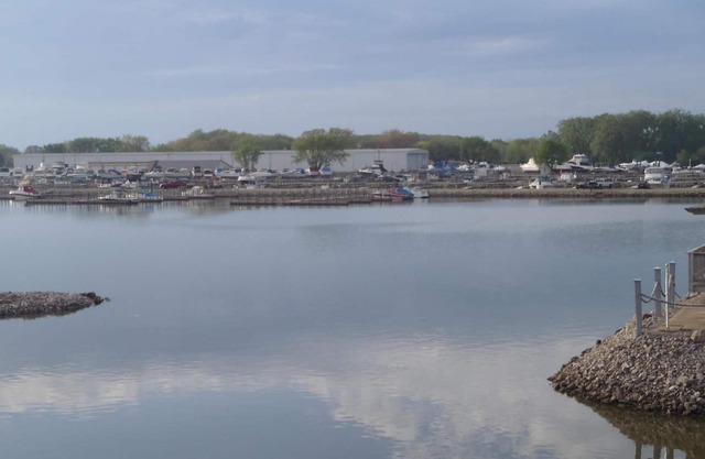 #D - 1 of 4 Waterfront Rental Units - Clean, Safe & Small Complex (Sleeps 8-32)