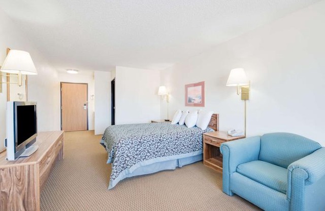 Days Inn by Wyndham Sturgis