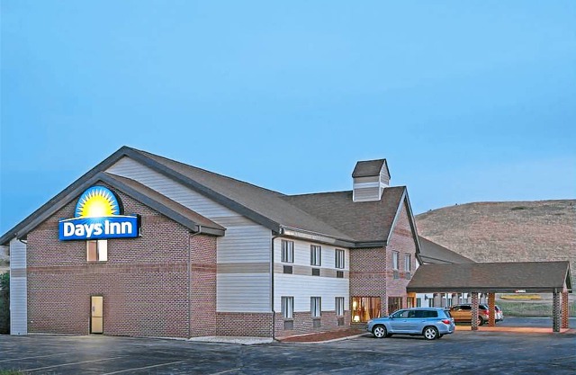 Days Inn by Wyndham Sturgis