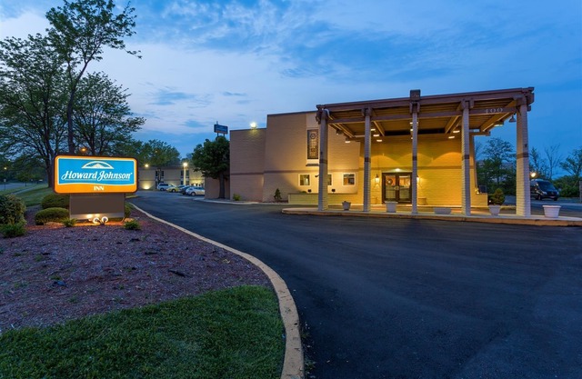Days Inn & Suites by Wyndham Cincinnati North