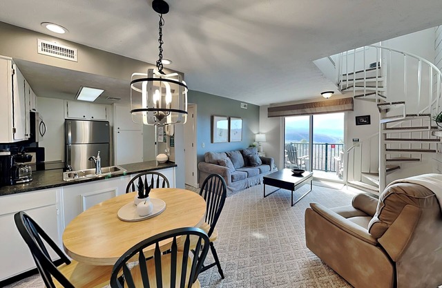 Deer Ridge Condo w/Mountain Views, Loft & Amenities!