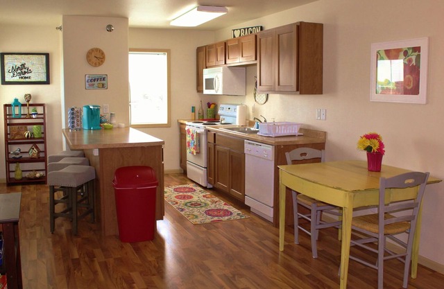 Downtown Charmer-2 bed/2 bath