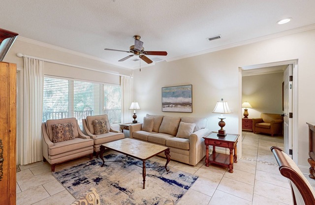 Gorgeous, Dog-Friendly Home Close to Beach w/Free WiFi, Central AC, Shared Pool