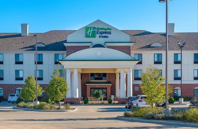 Holiday Inn Express and Suites Lafayette East
