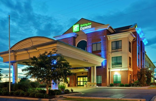 Holiday Inn Express Hotel & Suites Olive Branch