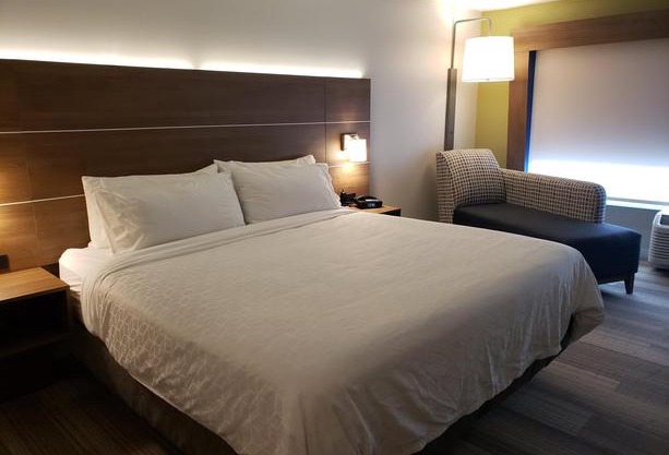 Holiday Inn Express & Suites Nashville North - Springfield, An IHG Hotel