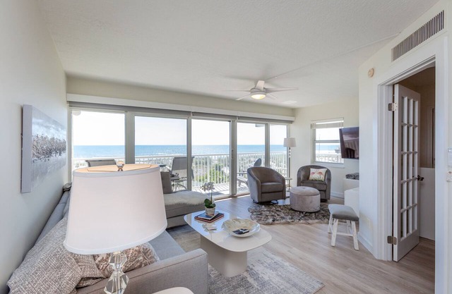 LUXURIOUS Oceanfront - Beachdrifter 201 South-end w wrap around balcony+pets ok*