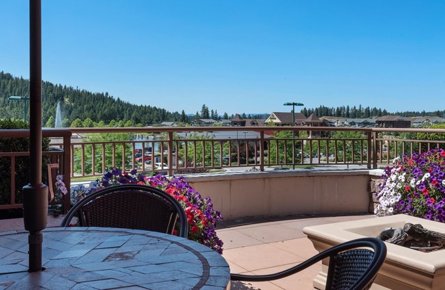 Luxury Riverstone Condo