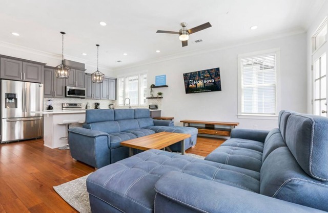 Modern 4-Bd Home w/Pool | Perfect NOLA Getaway