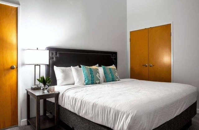 Modern CozySuites The Block Close to everything