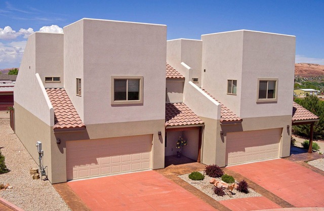 Near Arches Park w/Private Hot Tub! En-Suite Bathrooms For All Bedrooms!