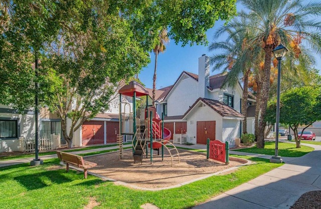 Phoenix Loft sleeps 6